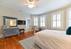 Galleon Room - Captain's Quarters Inn, Downtown Historic Edenton