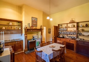 Garden and Loft Apartment - Mansion Buxton