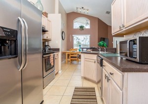 Gated Community Westridge! 4 bedrooms, 3 bathrooms and private pool. Free WIFI