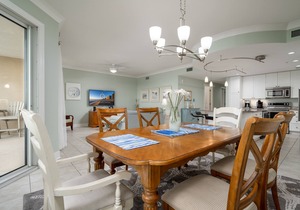 Gateway Grand 503 Offers a large indoor pool, outdoor pool, exercise room and sundeck!