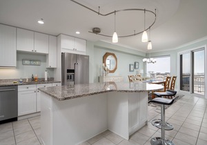 Gateway Grand 503 Offers a large indoor pool, outdoor pool, exercise room and sundeck!