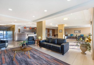 Gateway Hotel & Suites, Ascend Hotel Collection