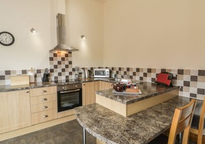 KITCHEN COTTAGE, romantic, with a garden in Thirsk