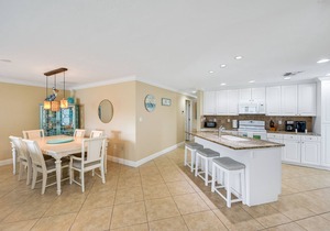 *GEM!*3 BR BEACH HOUSE w/HEATED POOL, short ride to the beach!