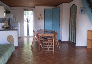Gitelacapelle with 2 swimming pool bedrooms, 10mm from wild beaches, tropical setting .