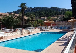 Gitelacapelle with 2 swimming pool bedrooms, 10mm from wild beaches, tropical setting .