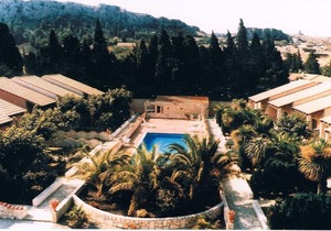 Gitelacapelle 3/4 bedrooms swimming pool, 10mm from wild beaches, tropical setting ....