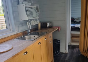 Glamping Hut - Riverview 3