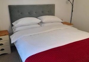 Glastonbury town center-entire apartment