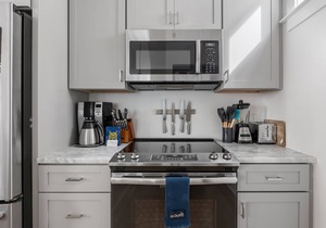 Globetrotter Suite C | Whimsical Historic Retreat