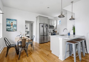 Globetrotter Suite C | Whimsical Historic Retreat