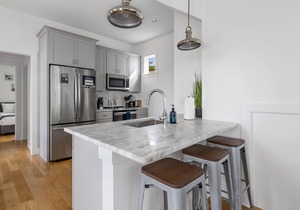 Globetrotter Suite C | Whimsical Historic Retreat