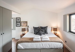 Golden Holidays by Rogério Samora