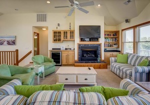 Good Day Sunshine | 1589 ft from the beach | Private Pool, Hot Tub | Duck