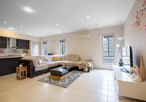 Gorgeous 4BR home in Point Cook