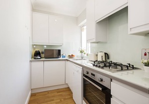 Gorgeous and bright one bedroom in trendy Chelsea