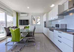 Gorgeous apartment in Povile with WiFi