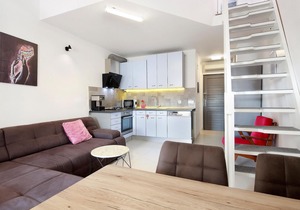 Gorgeous apartment in Stinica with WiFi