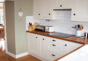 Gorgeous Cottage w/Central Heating, Free WiFi & a stones throw to the Village Green & Pubs