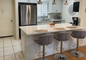 Gorgeous Designer Suite Home 2-bedroom, 2-bath, 2-car Central Glendale.