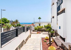 Gorgeous Apartment In San Bartolom De Tiraj