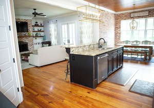 Gorgeous Executive Masters Rental In Exclusive Champions Retreat