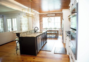 Gorgeous Executive Masters Rental In Exclusive Champions Retreat