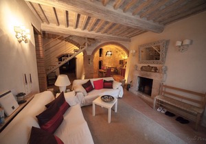 Gorgeous, Fully Renovated Town Home in Tuscan Town of Cetona
