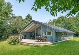 Gorgeous home in Dronningmølle
