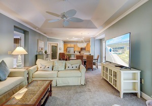 Gorgeous oceanside 2 bedroom villa in Palmetto Dunes! Private Beach access