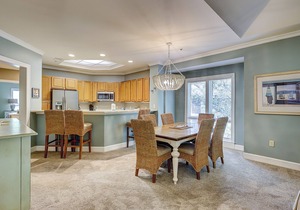 Gorgeous oceanside 2 bedroom villa in Palmetto Dunes! Private Beach access