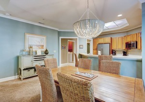 Gorgeous oceanside 2 bedroom villa in Palmetto Dunes! Private Beach access