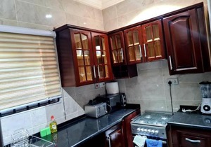 Gorgeous Quiet & Comfy-Close to Highway-Parking