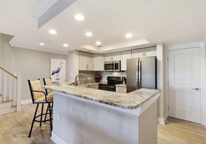 Gorgeous Villa with Stunning Marina Views - Pet Friendly - Near Beach!