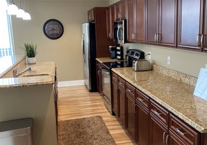 GRAND LANDING CONDO UNIT 206, Outrageously Spacious, Sleeps 5-6, 3 BDR 2.5 BTH