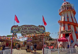 Great 6 berth caravan for hire at Naze Marine in Essex ref 17120P