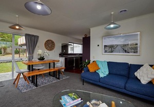 Great Location! Relax & Unwind in Southbay