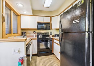 Great location! Two bedroom/two bathroom Condo, sports center, pool and more! Highridge J11