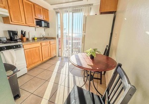Great Views Studio apartment near Little Italy