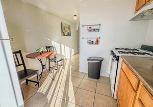 Great Views Studio apartment near Little Italy