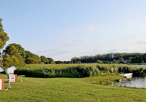 Großes Doppelzimmer mit Seeblick - Ferienzimmer und -wohnungen mit Seeblick