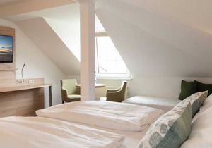 Großes Doppelzimmer mit Seeblick III - Ferienzimmer und -wohnungen mit Seeblick