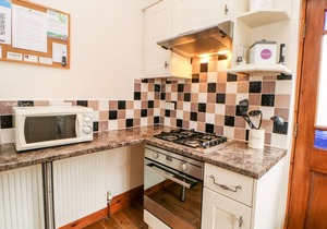 GROMIT COTTAGE, pet friendly, with open fire in Masham