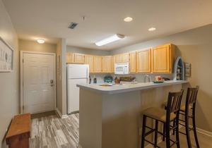 Ground Level 2BR Condo w/Tennis/Pool/Parking