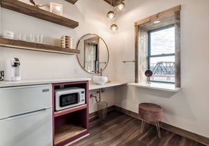 Group Getaway | Downtown | Riverfront Stay