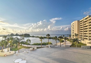 Gulf-View Hudson Condo in Beachfront Resort!