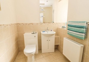 GWYLANEDD TWO, romantic, country holiday cottage in Llanfairfechan