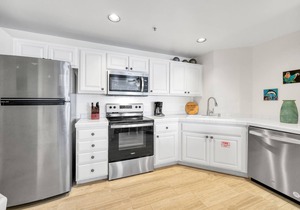 H157: Bright Villa, Sweeping Ocean Views, Golf Cart, WIFI