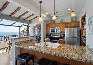 H174: Light & Airy Corner Villa, Stunning Panoramic Ocean Views, Golf Cart - Ham