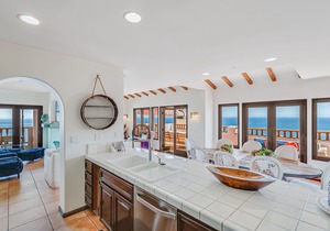 H1875: Impecably Decorated Villa + Wrap Around Balcony + Breathtaking Views - Ha